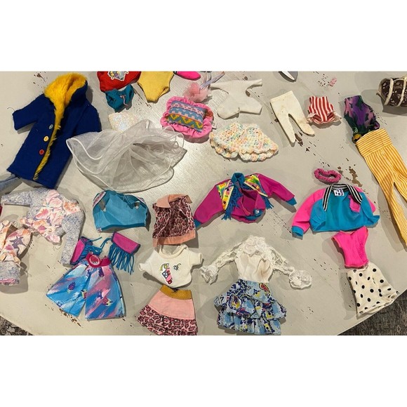 Vintage 80s Barbie Doll Lot Clothing Acessories Closet Case 1989 Trunk Brunette - Picture 5 of 16